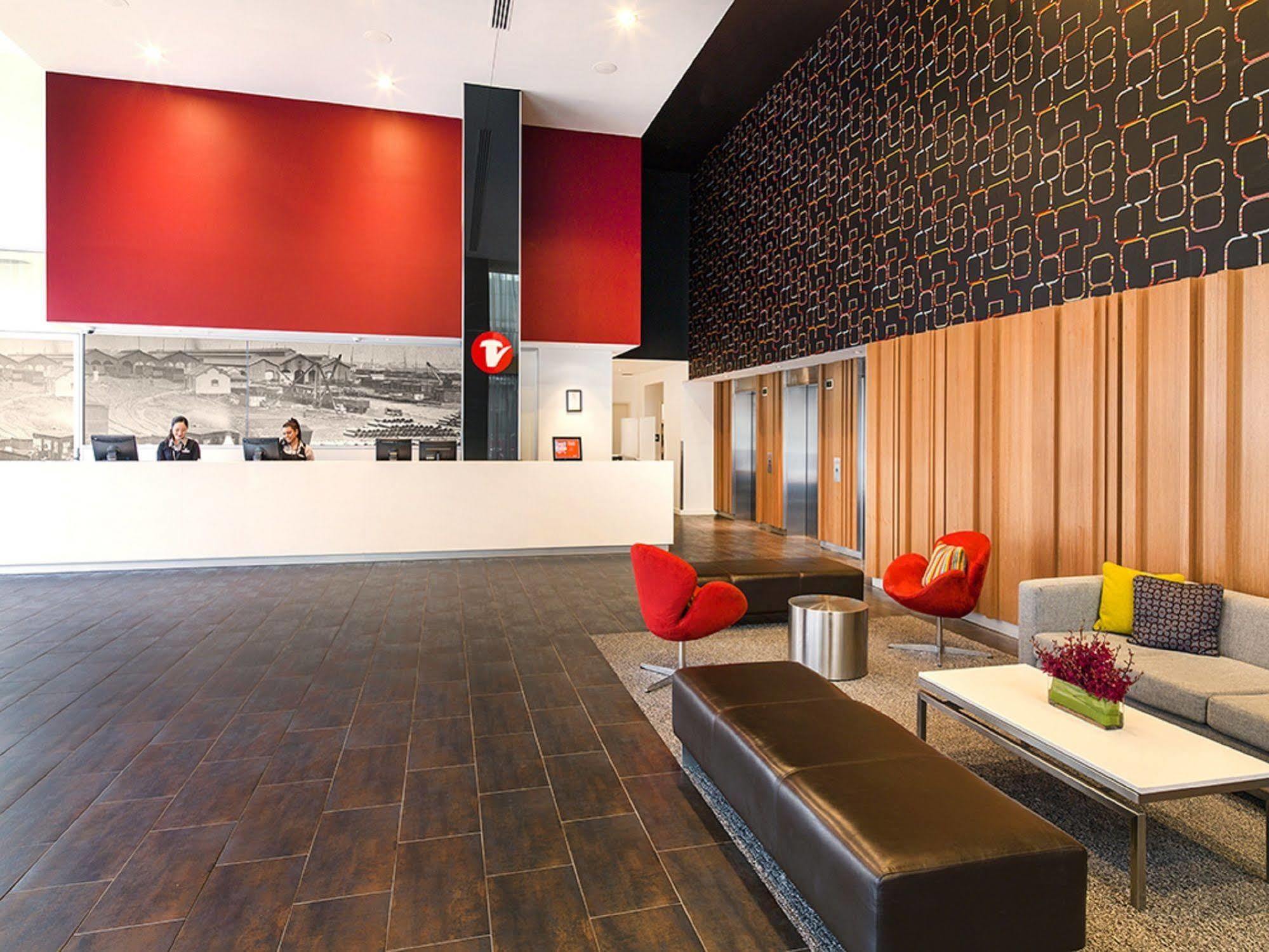 Travelodge Hotel Melbourne Docklands מראה חיצוני תמונה