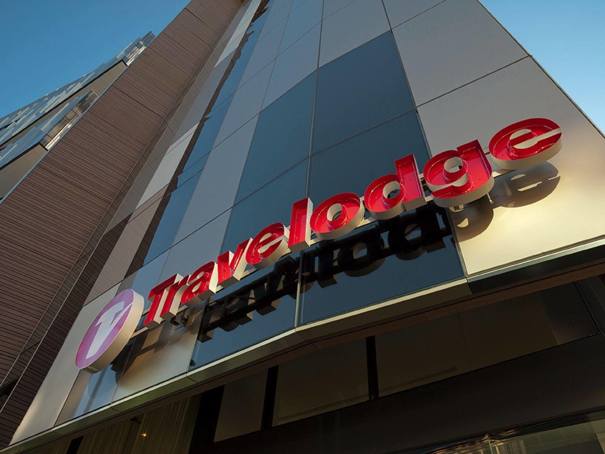 Travelodge Hotel Melbourne Docklands מראה חיצוני תמונה