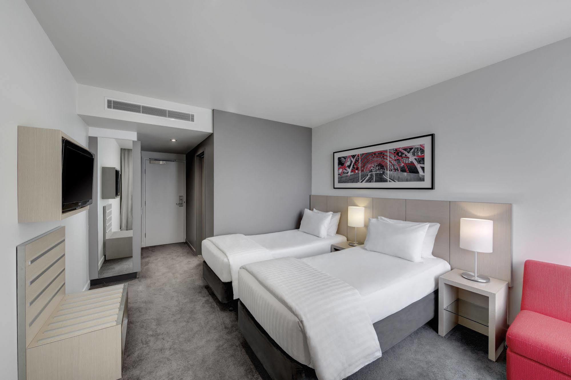 Travelodge Hotel Melbourne Docklands מראה חיצוני תמונה